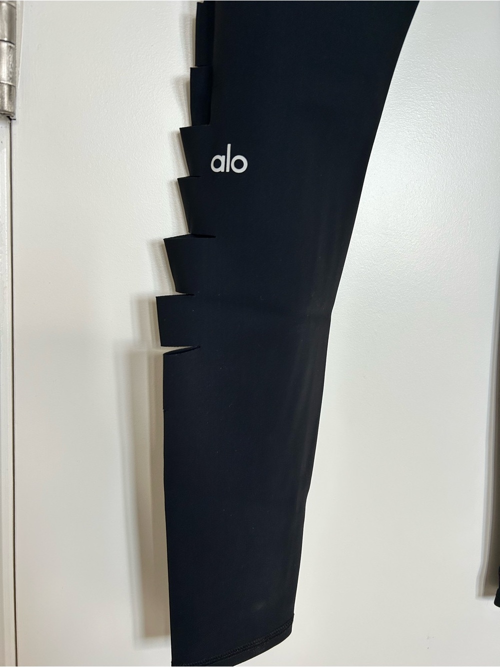 ALO Yoga Ripped Warrior Black High-Waist Performance Leggings